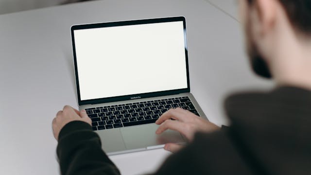 Фото: cottonbro studio: https://www.pexels.com/ru-ru/photo/4064